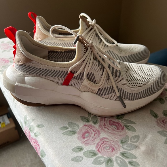 SOREL Explorer Defy Low Sneaker 7.5 - Picture 2 of 10